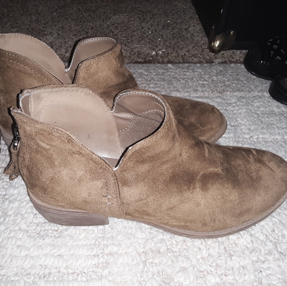 Suede booties - Picture 3 of 3